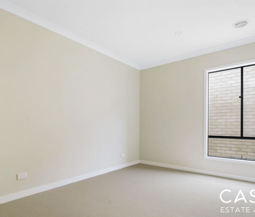 15 Shulze Drive, Clyde North - Photo 1