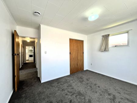 Portsmouth Road, Flaxmere - Photo 3