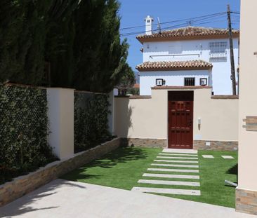 Detached Villa · San Pedro de Alcántara - Photo 2