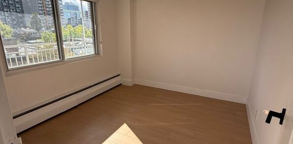 1 Chambre + Den - Downtown Montreal - Photo 2
