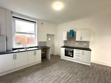 3 bedroom terraced house to rent - Photo 5