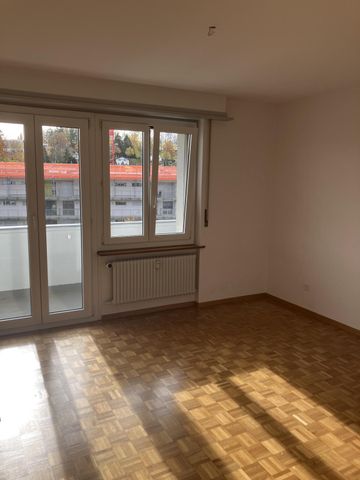 À louer - Bel appartement 4.5 pièces au 4ème étage - Photo 5