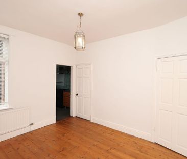 3 bedroom end of terrace house to rent - Photo 1