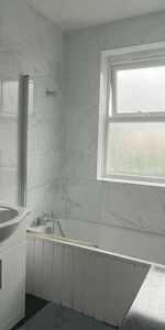 Friern Barnet Road, London, N11 - Photo 4