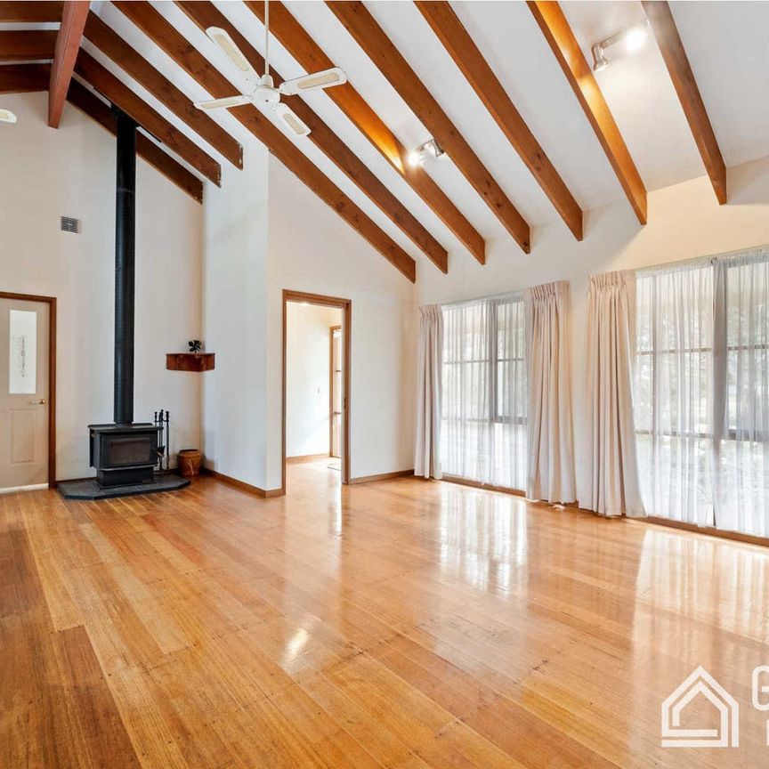 Stunning Rural Retreat I Four Bedroom home for lease in Lara on 5acres - Photo 1