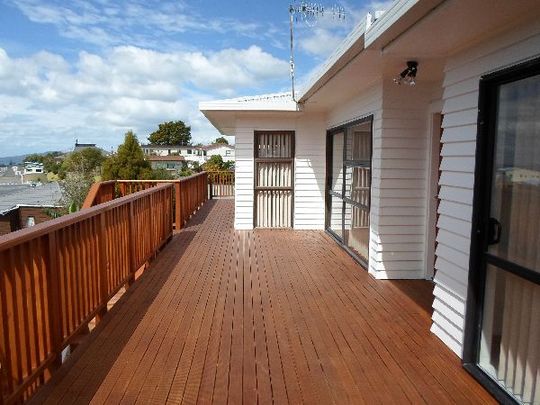 Property Management3 Tudor Place, Mairangi Bay - Townhouse for Rent - Photo 1