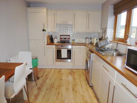 2 bedroom flat to rent - Photo 3