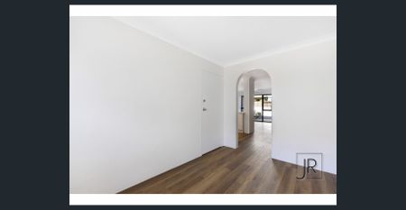 Light filled townhouse walk to everything - Photo 4