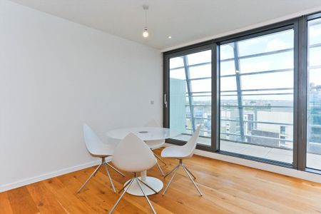 2 bedroom 2 bathroom premium corner plot with long balcony in the heart of White City - Photo 4