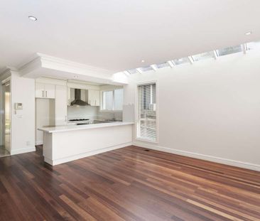 Beautifully presented townhouse has so much to offer - Photo 5