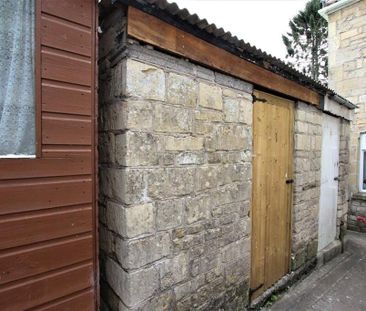 2 bedroom end of terrace house to rent - Photo 1