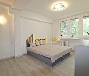 Warszawa, Śródmieście, Muranów, Aleja Jana Pawła II - Photo 1