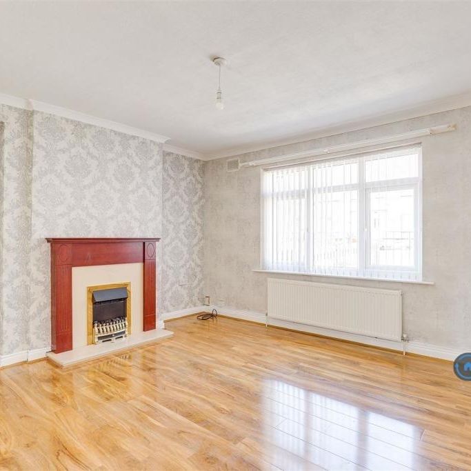 2 bedroom end of terrace house to rent - Photo 1