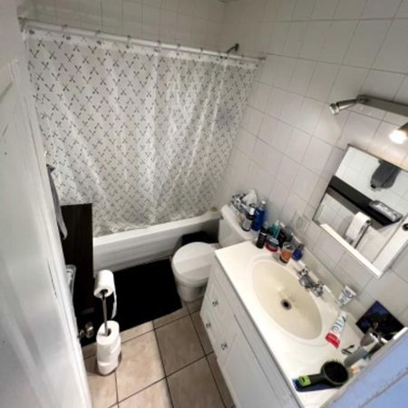 RENOVATED - RÉNOVÉ Petite-Italie / Little Italy - Appartement 3 Chambres au Rez-de-Chaussée à Louer – Jean Talon - La Petite-Patrie - Photo 3