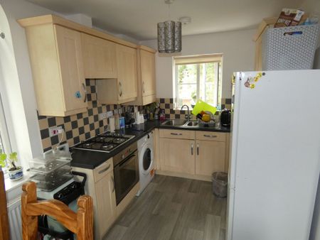 2 bed Detached - To Let - Photo 3