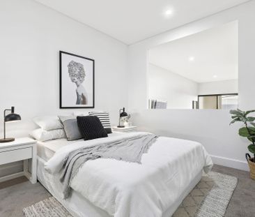 Perfectly Located, Light & Bright One Bedroom Apartment - Photo 4