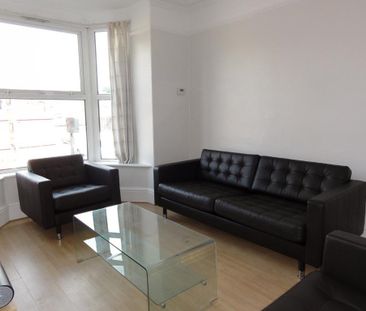 1 bedroom in a house share to rent - Photo 5