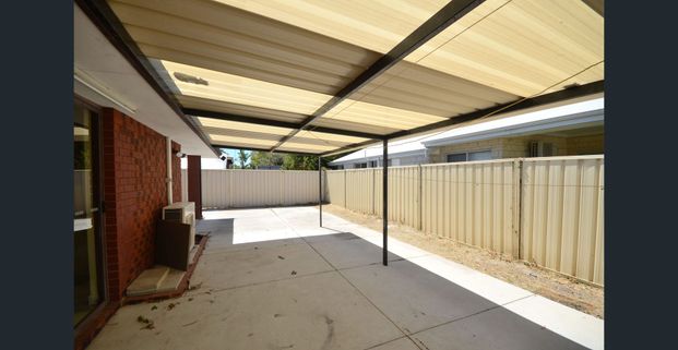 Rear House Close to Curtin Uni - Photo 1