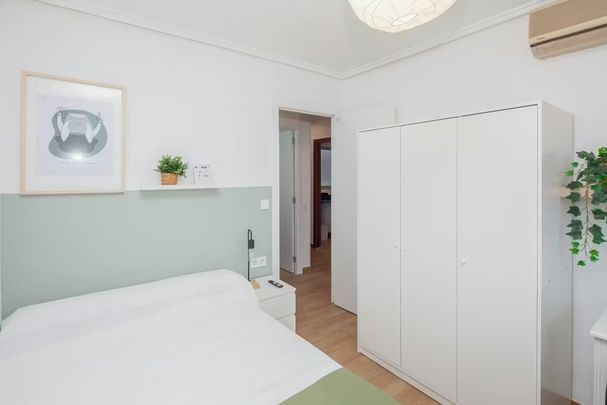 Calle Pedro Maza, Valencia, Valencian Community 46011 - Photo 1