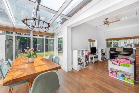 5 bedroom detached house to rent - Photo 2