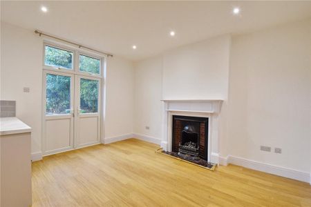 4 bedroom semi-detached house to rent - Photo 2