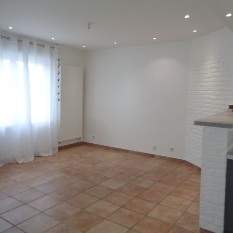 Location Maison 7 pièces 99m² TOURLAVILLE 50110 - Photo 1