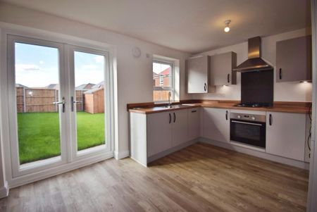 3 bedroom semi-detached house to rent - Photo 5