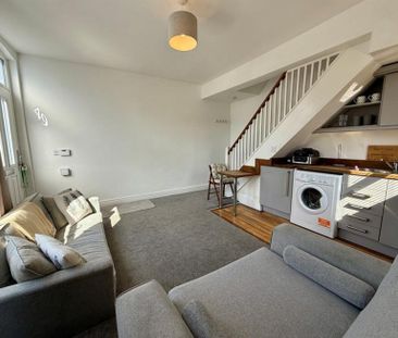 1 Bedroom Terraced To Let - Photo 2