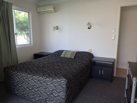 FURNISHED BEACHSIDE VILLA - Photo 2