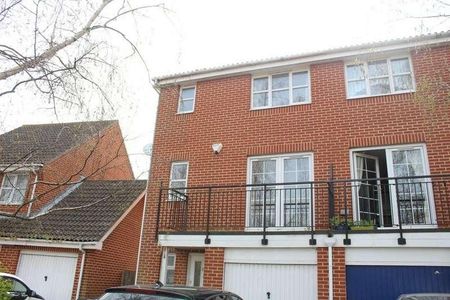 Ware Point Drive, London, SE28 - Photo 2