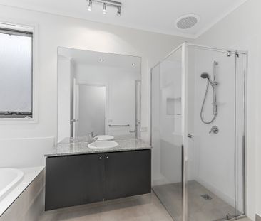 133 Stadium Circuit, Mulgrave - Photo 2