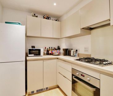 2 bedroom semi-detached house to rent - Photo 6