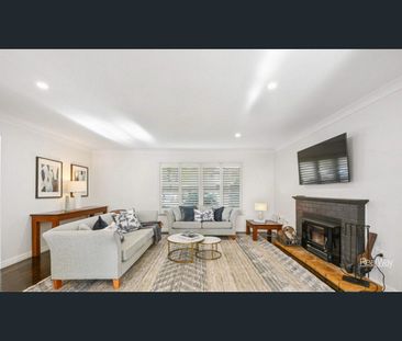 Partly Furnished Three Bedroom Home In East Toowoomba With An Expan... - Photo 1