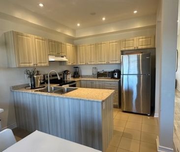 200 Isabella Dr Upper Orillia | $2650 per month | Plus Heat | Plus ... - Photo 3