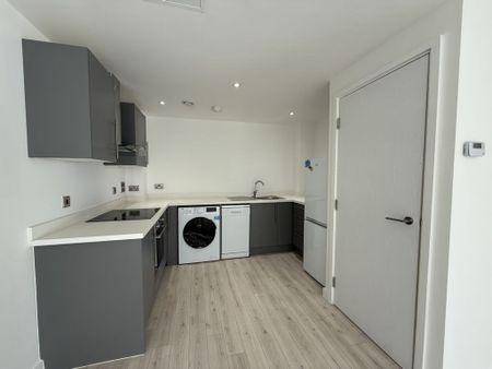 1 Bedroom Apartment - Photo 2