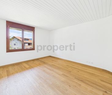 Familienfreundliches Wohnen mit Komfort 4.5-Zimmer-Wohnung in Ueten... - Photo 2