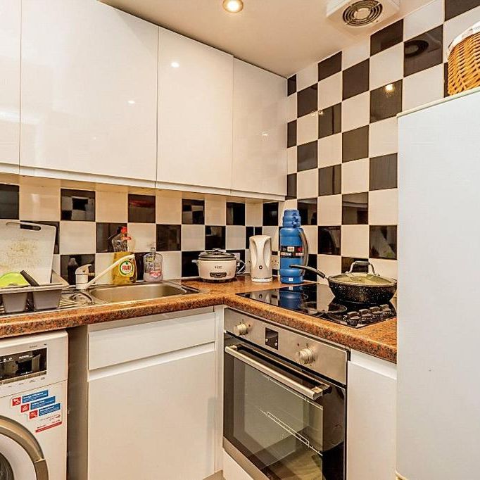 1 bedroom flat to rent - Photo 1