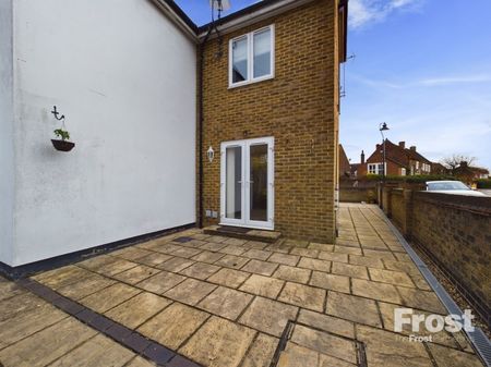 Bedfont Road, Bedfont Road, Stanwell,TW19 - Photo 2