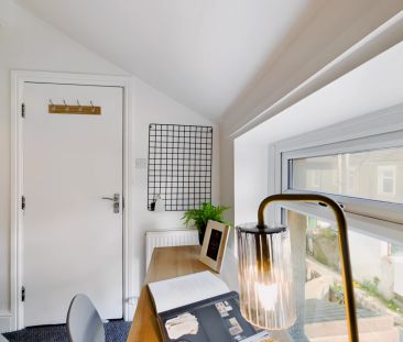 5 Bedroom House - Photo 3