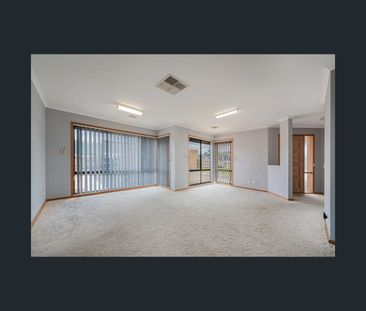 31 Newlyn Drive, Craigieburn, Vic 3064 - Photo 5