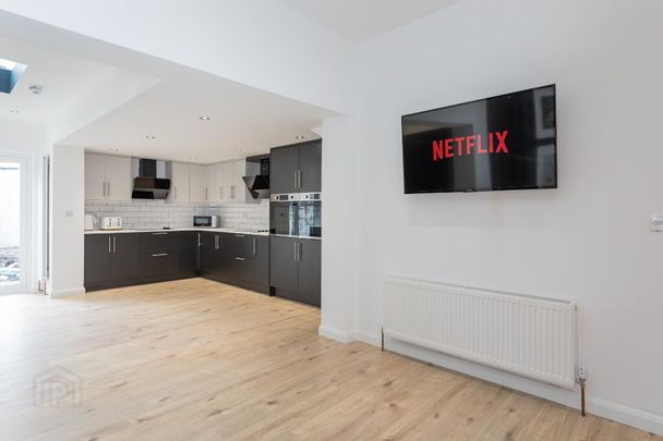 Room 1, 9 Frank Street, Belfast, BT5 4NW - Photo 1