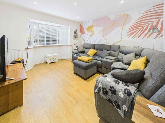 5 bedroom semi-detached house to rent - Photo 1