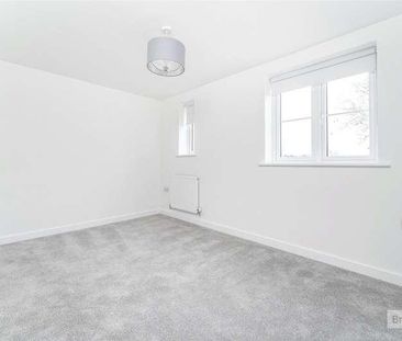 Curtis Road, Bishop's Stortford, Hertfordshire, CM23 - Photo 2