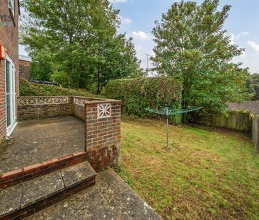 4 bedroom semi-detached house to rent - Photo 5