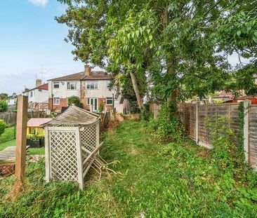 Gomshall Gardens, Kenley, CR8 - Photo 1