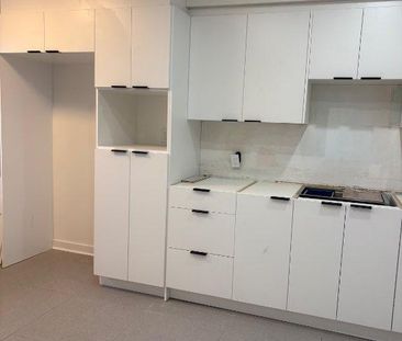 À louer appartement 4-1/2 non chauffé 3e étages - Photo 2