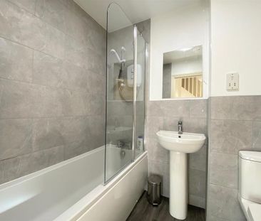 4 bedroom terraced house to rent - Photo 1