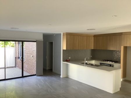 2 Bedroom Townhouse in South Shepparton! - Photo 5