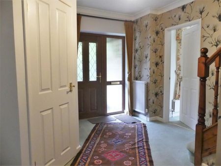 4 bedroom detached house to rent - Photo 4