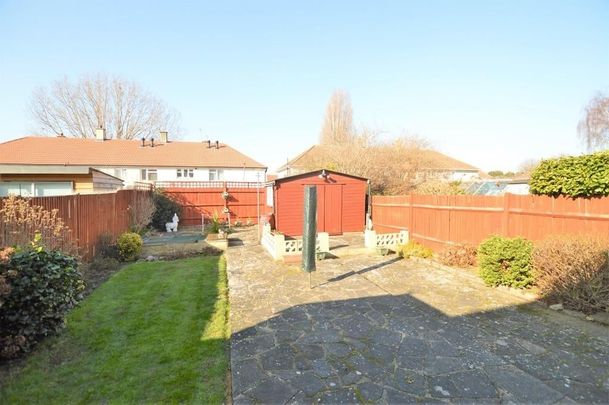 Room in a Shared House, Kingsholm Gardens, SE9 - Photo 1